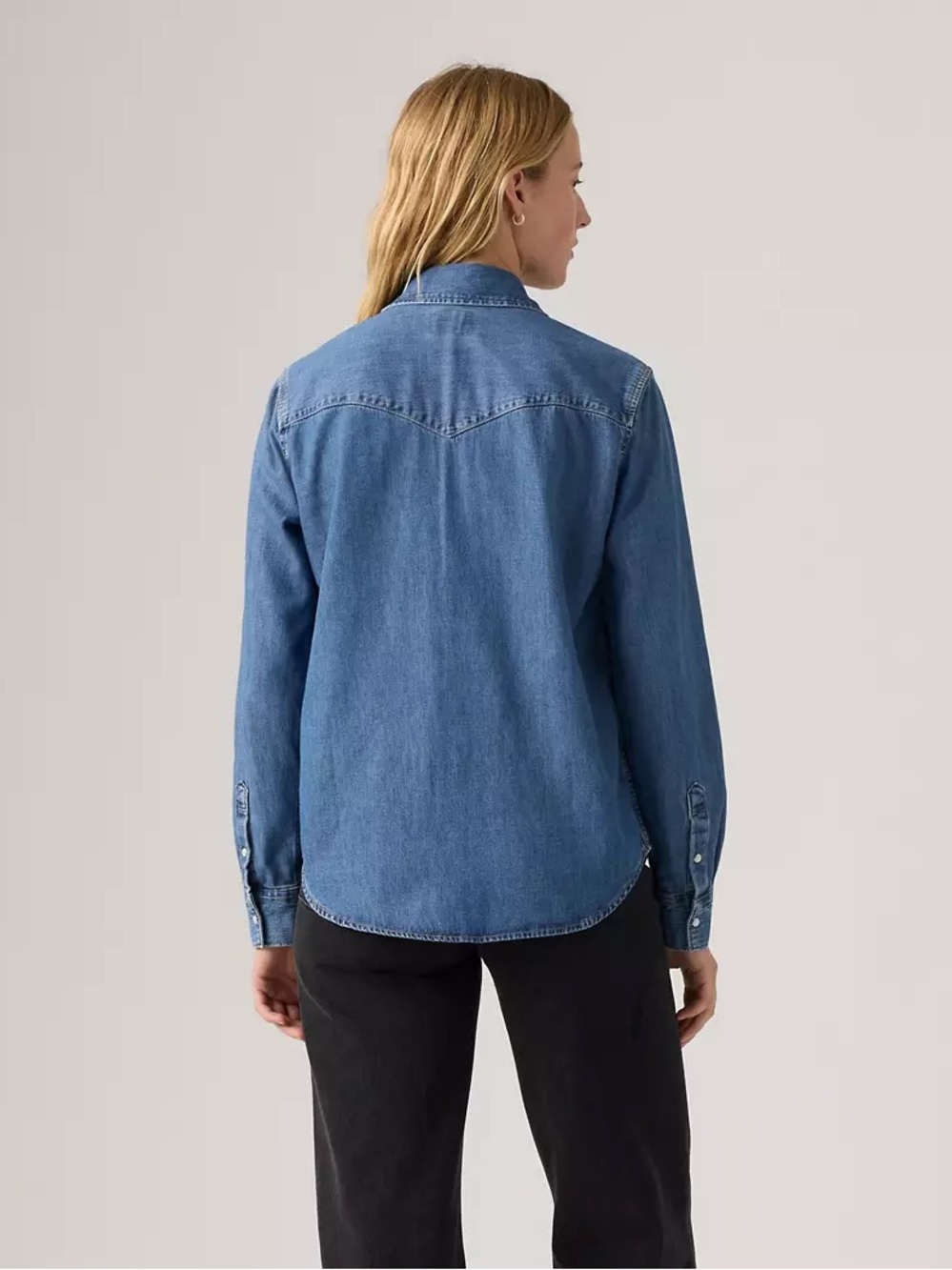 Levi’s Ultimate Western Denim Shirt - Women’s Medium Wash - Pearl Snap - Picture 2 of 6